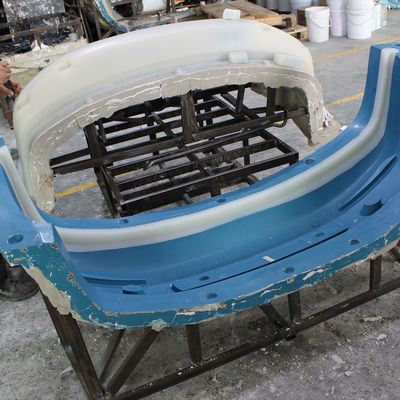 カスタマイズされた反応射出成形自動車フロント・バンパの大きいプラスチック部品