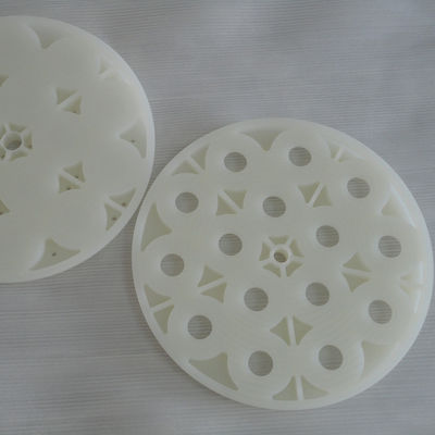 0.01mmの高精度CNCのプラスチック部品PPのポリプロピレン材料