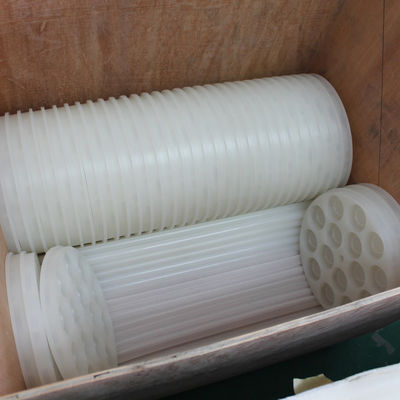 0.01mmの高精度CNCのプラスチック部品PPのポリプロピレン材料